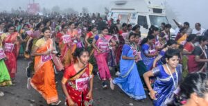 Mini Marathon by KIIT and KISS 6,000 Women Run in Sarees at Pattathon