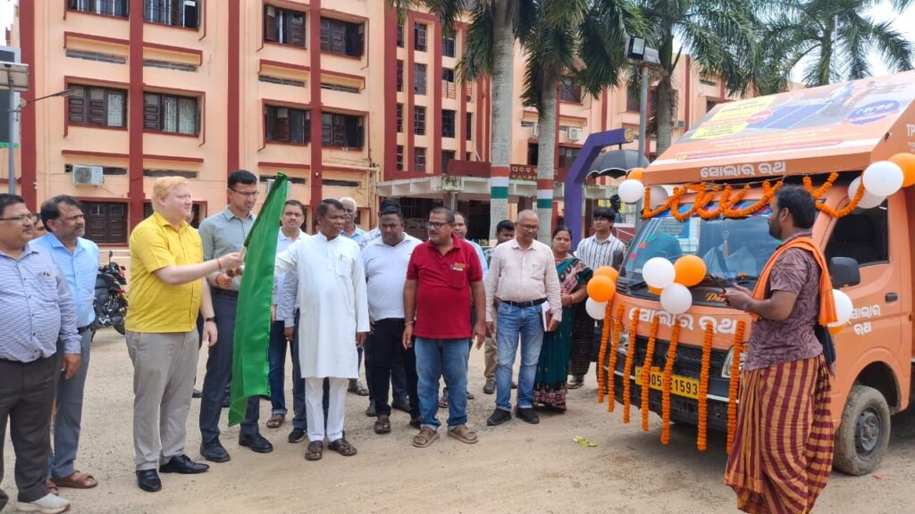 Jagatsinghpur Collector Flags Off TPCODL’s Solar Rath to Promote PM Surya Ghar: Muft Bijli Yojana