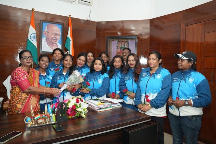 India’s First Women Mount Yunam Expedition Team Meets Assembly Speaker
